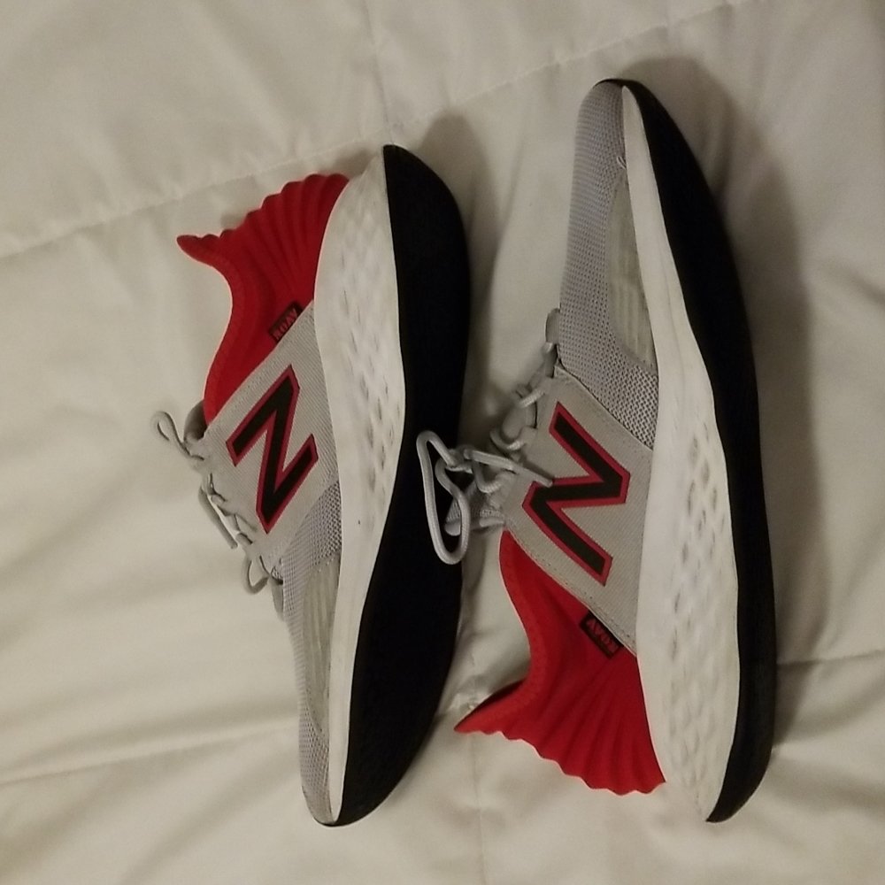 New Balance Men's size 11 Fresh Foam ROAV shoes